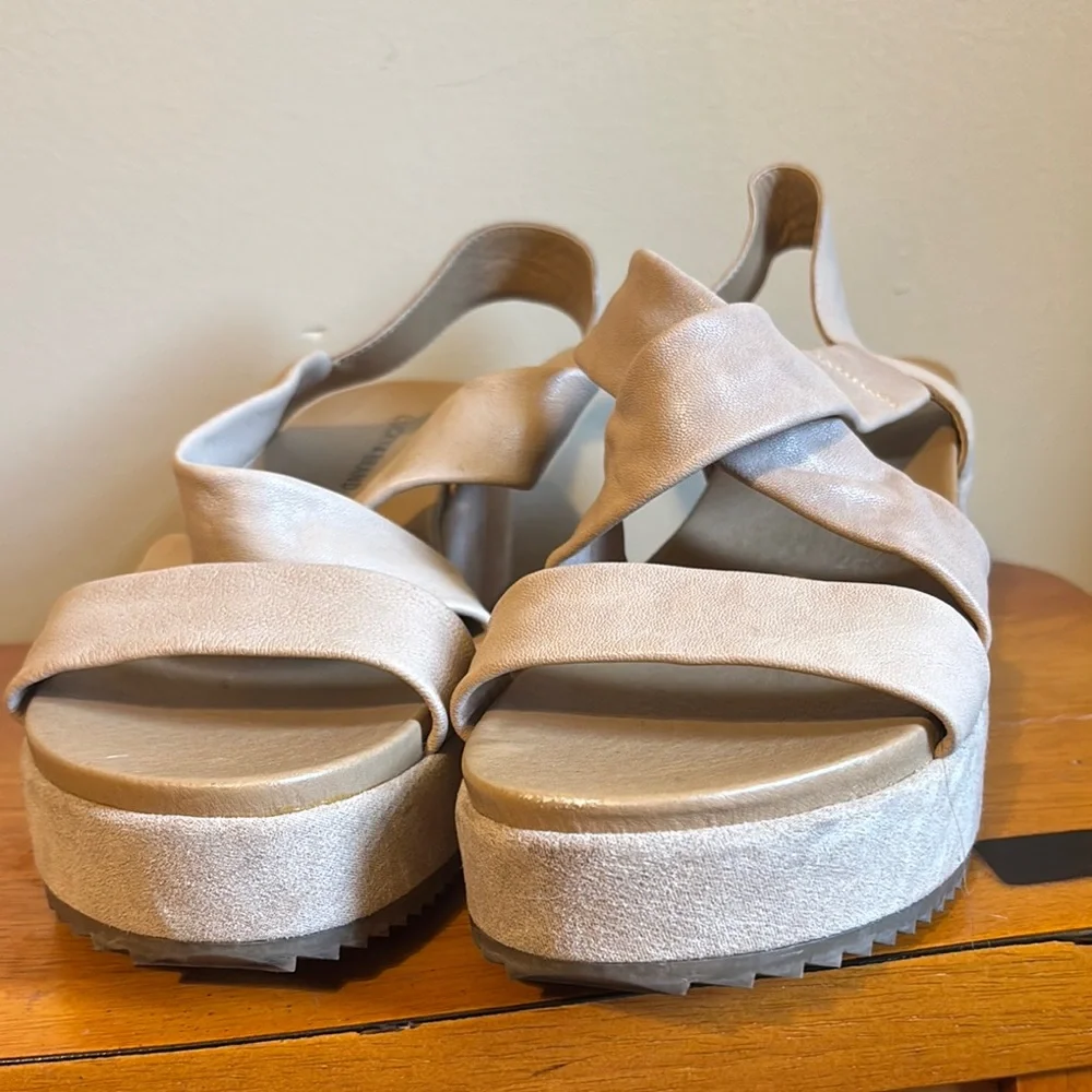 Lucky Brand Cream Platform Moccasin Slip-Ons